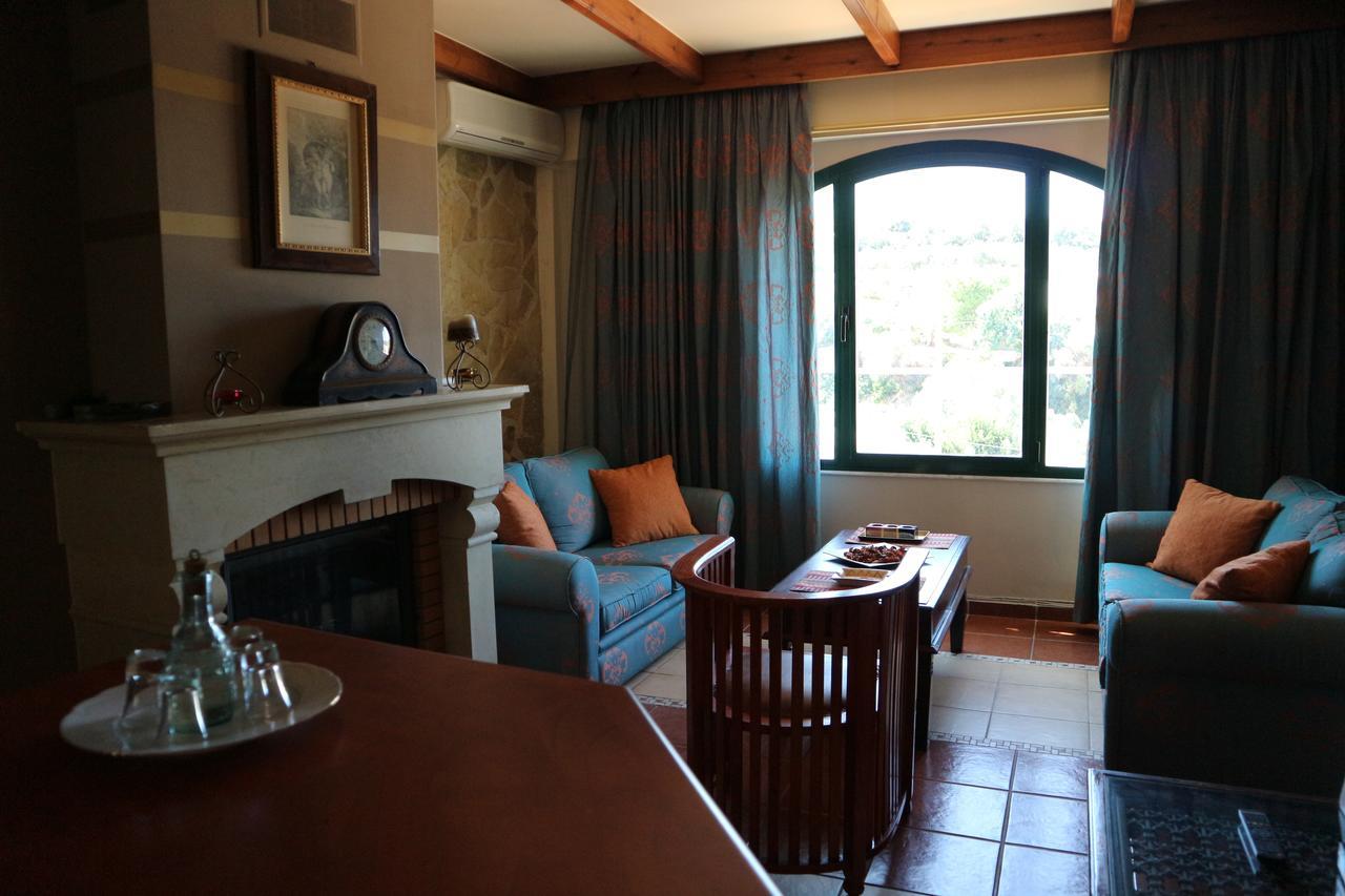 Orsalia Luxury Suites Platanés Extérieur photo