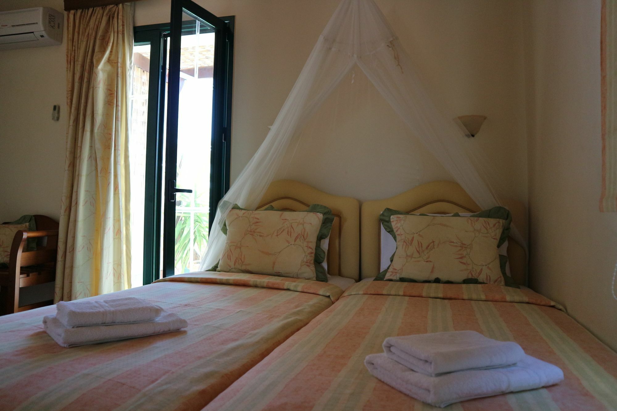 Orsalia Luxury Suites Platanés Extérieur photo